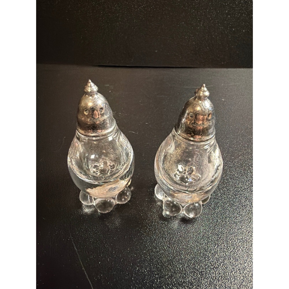 Vintage Clear Glass Salt & Pepper Shakers Set‎ Silver Tone Lids Bubble Foot Base